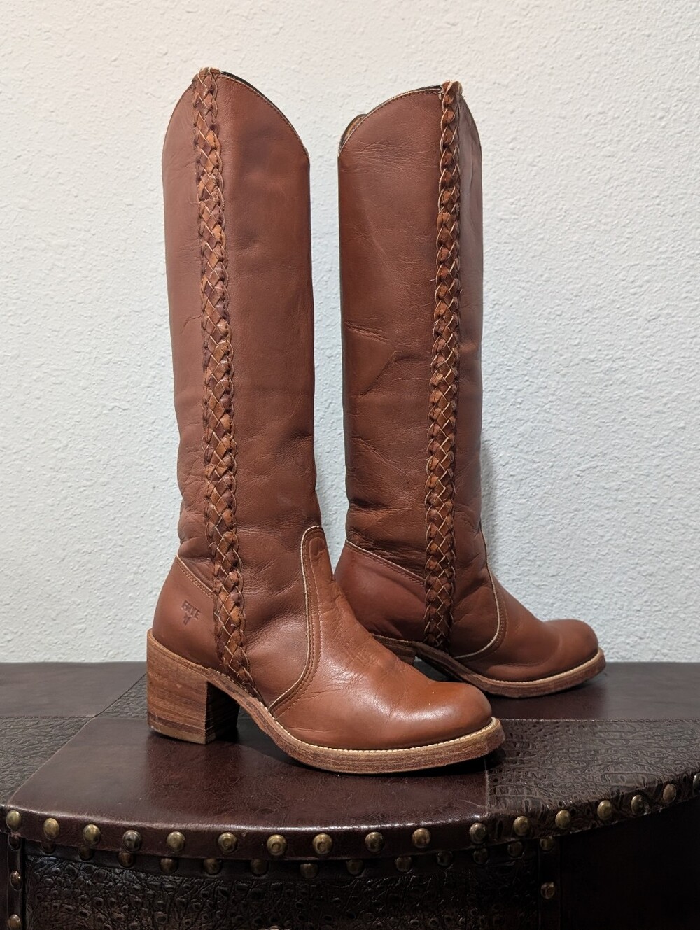 Frye Vintage 60s Sabrina Braided Campus Brown Red Leather Boots 6.5